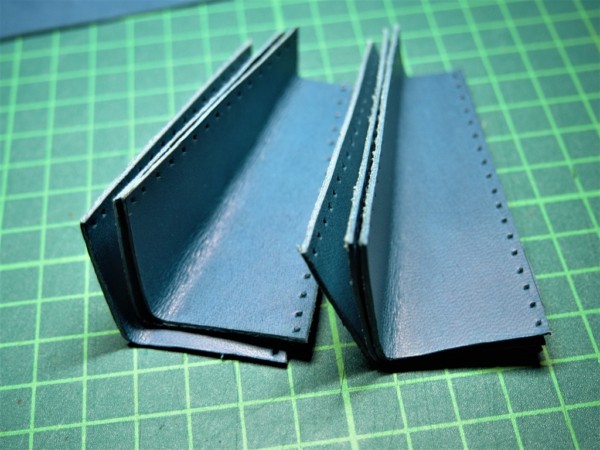 レザークラフト初心者のL字ファスナー小型財布の製作工程_マチパーツの作成