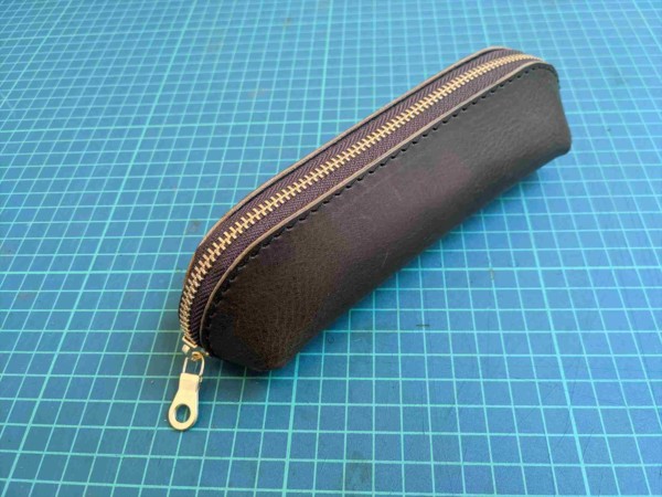 ［レザークラフト］A4サイズの革で作るペンケースの作り方 1