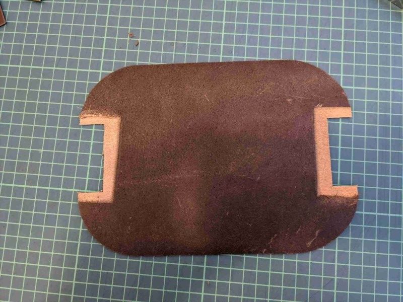 ［レザークラフト］A4サイズの革で作るペンケースの作り方 5